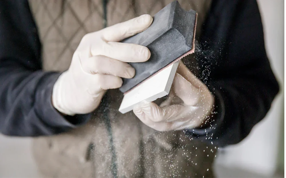 Formbau und Serienfertigung der RheinGold und RheinPur Kacheln aus Beton durch den Designer Alexander Skowronski im Auftrag von der Werbeagentur Lehn.Stein.