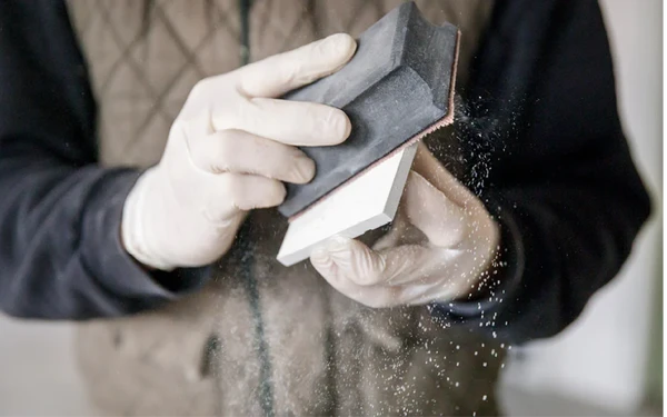 Formbau und Serienfertigung der RheinGold und RheinPur Kacheln aus Beton durch den Designer Alexander Skowronski im Auftrag von der Werbeagentur Lehn.Stein.
